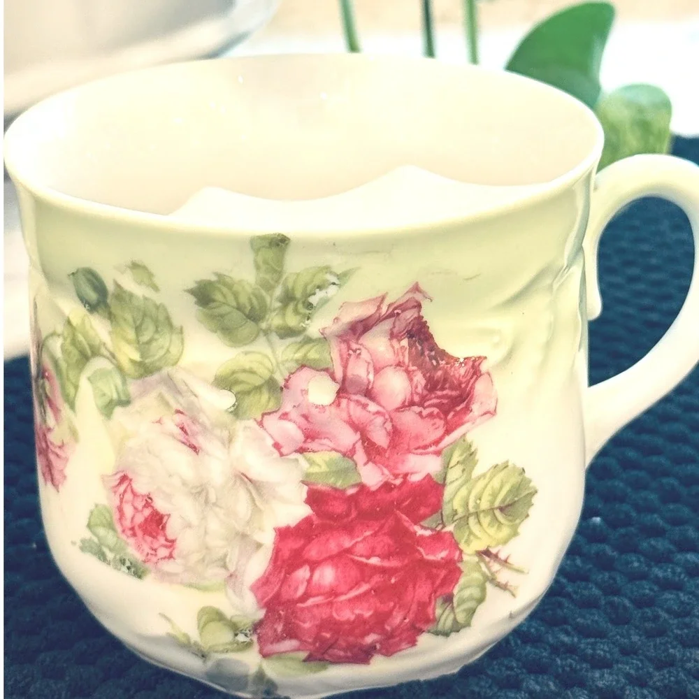 Vintage Royal Vale England Bone China Tea Bag Holder Mug Cabbage Roses Cottage